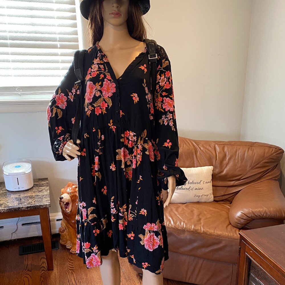 Torrid Floral Baby Doll Dress W/Lace Back Size 18-20